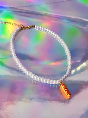 Hot Dog Necklace (pearl)