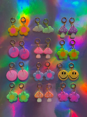 Blush Daisy Danglies