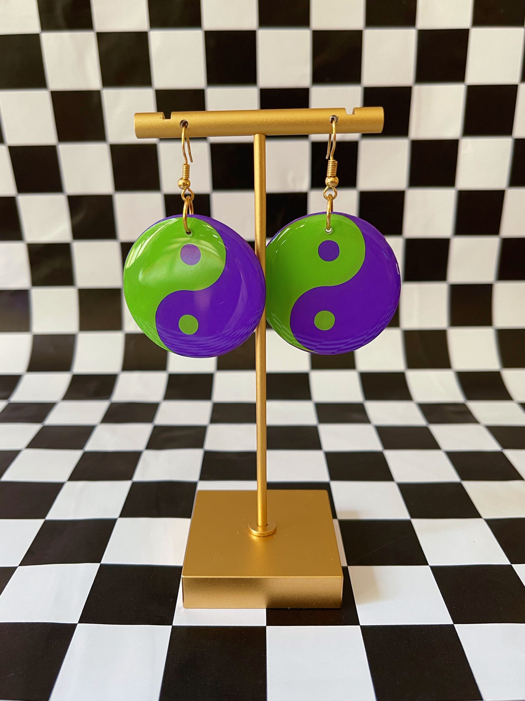 Green and Purple Yin-Yangs