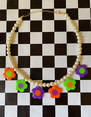Halloween Daisy Pearl Choker