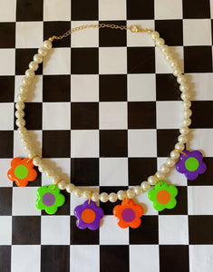 Halloween Daisy Pearl Choker